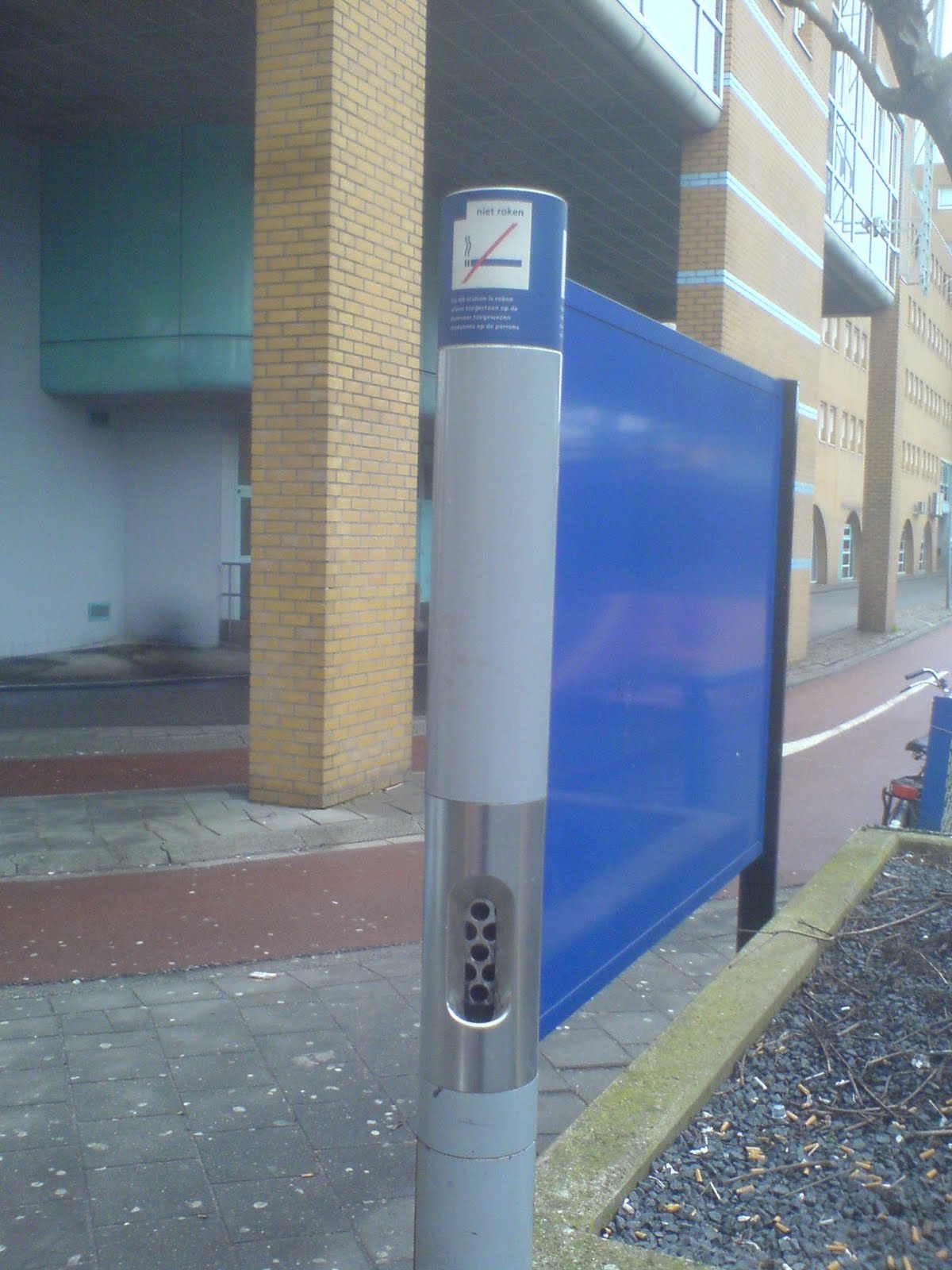 A &ldquo;smoking pole&rdquo; in Groningen